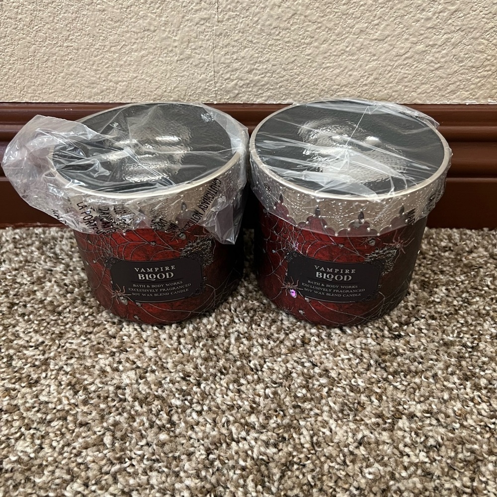 New bundle of two bath & body works candles